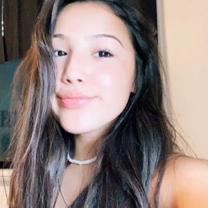 Meet your Posher, Mia